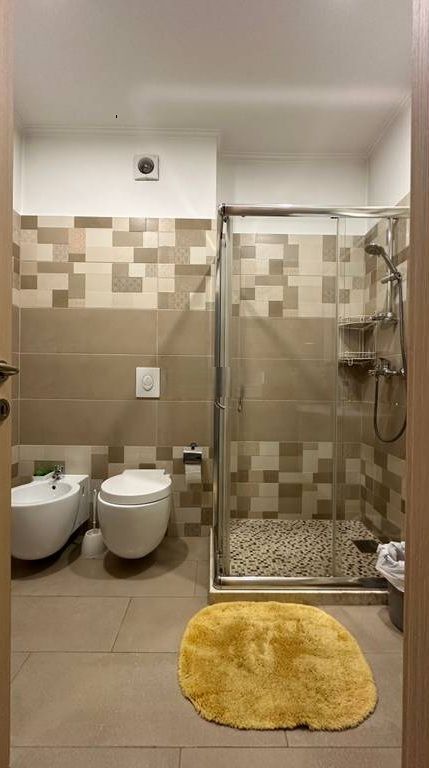 Affittasi 2+1+2 a Pazari i Ri, Tefta Tashko.