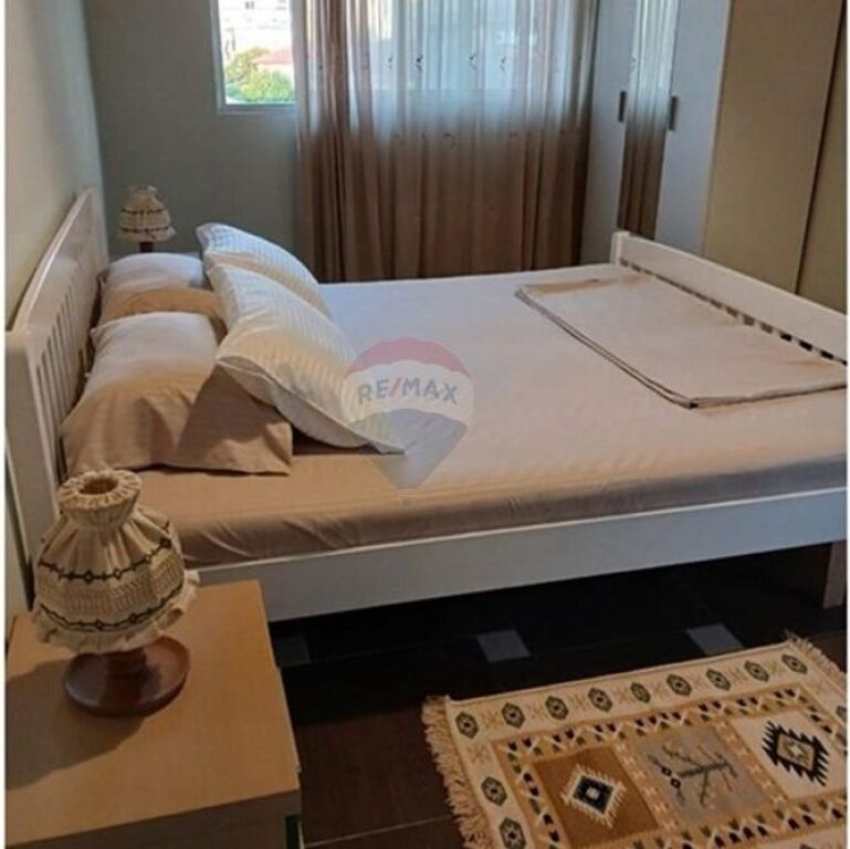 Apartment for rent 2+1 at Komuna e Parisit