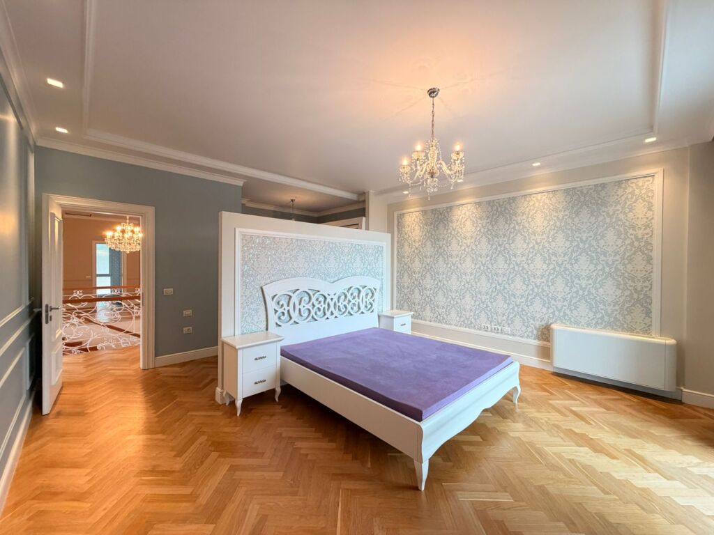 JEPET VILE ME PISHINE ME QIRA TEK LIQENI I THATE !