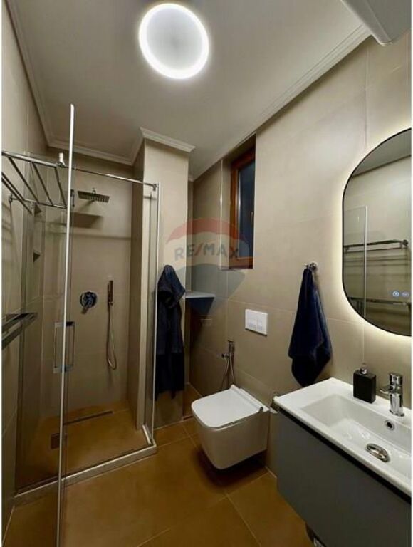 Apartament - Për Shitje - Rruga Him Kolli, Tiranë
