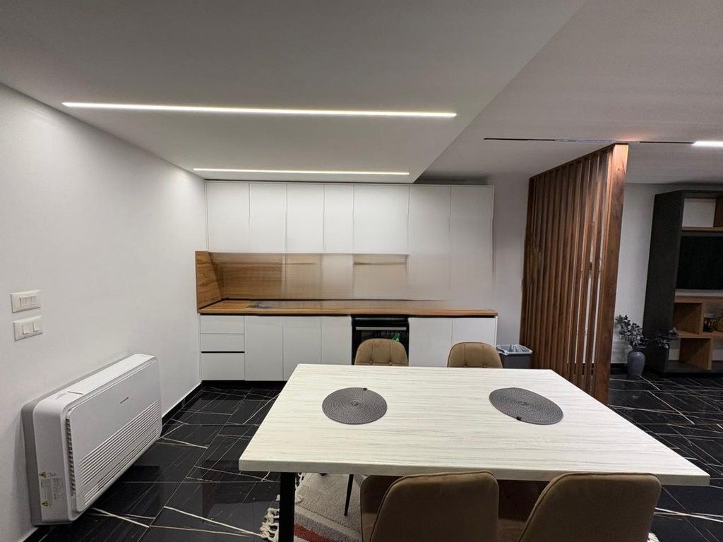 JEPET ME QIRA APARTAMENT 2+1 – ISH FUSHA E AVIACIONIT! 700 € /Muaj