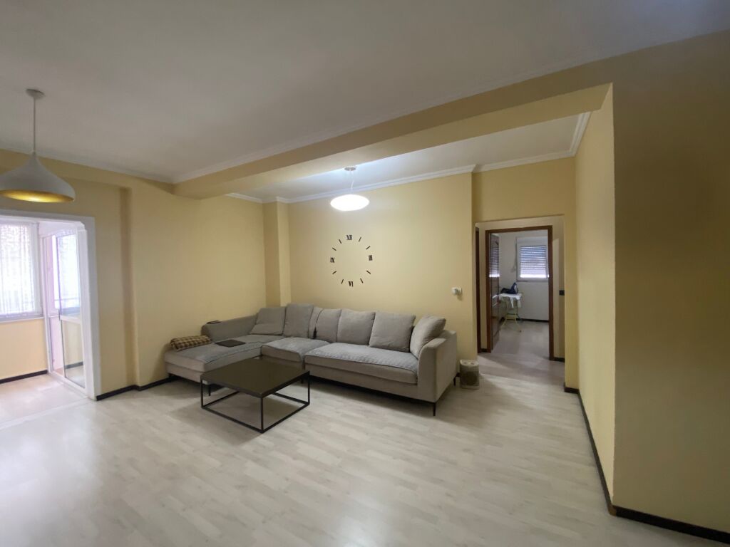 Super apartment 2+1+2, Hotel Queen, Paris Commune