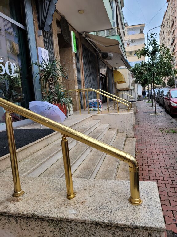 Shop for rent near Willson square  