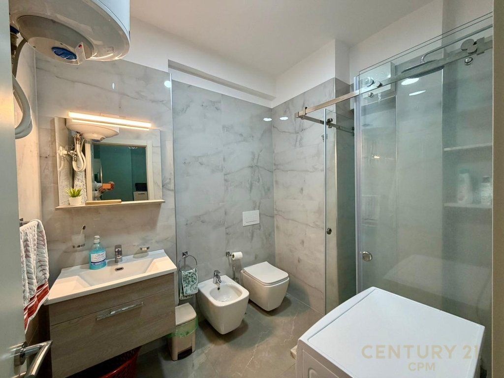 SHITET APARTAMENT 2+1 NE VIJE TE PARE ME DETIN NE LUNGOMARE