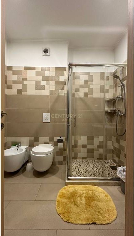 Apartment 2+1+2 for rent at Pazari i Ri