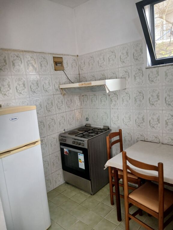 1+1 entrance available