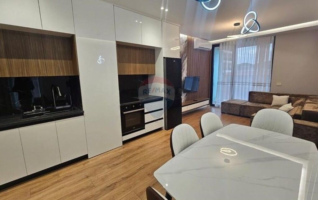 Apartament 2+1 me parkim per qira tek MIne Peza!