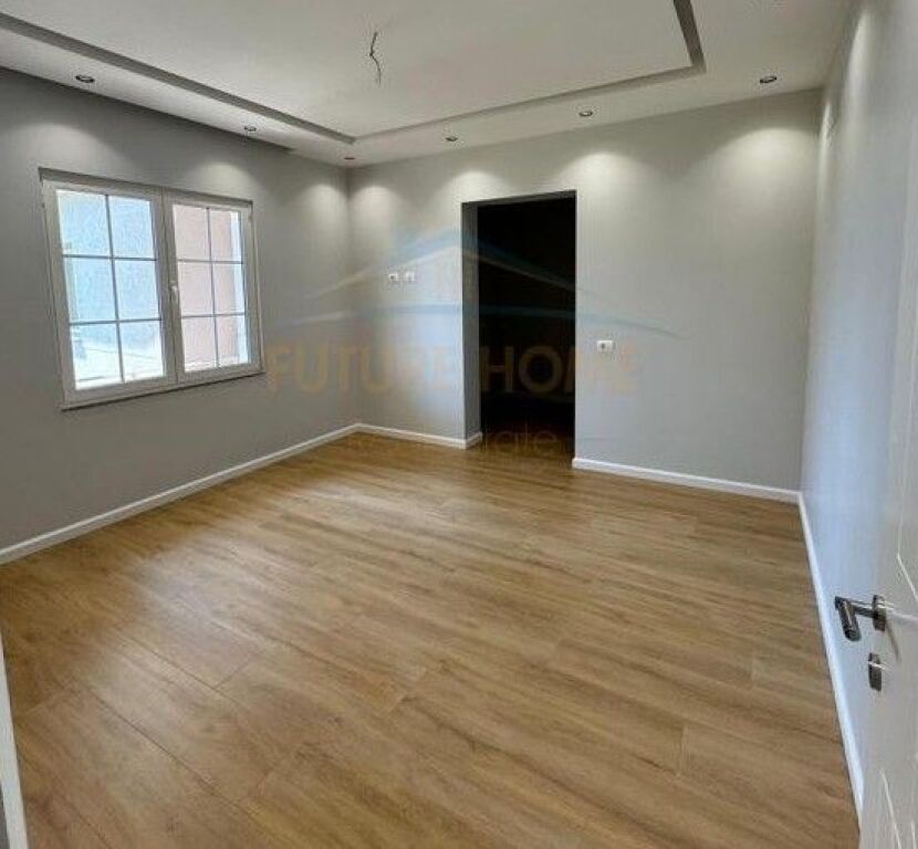 For sale, Apartment 3+1+2+ parking space, Fresku, Tirana.