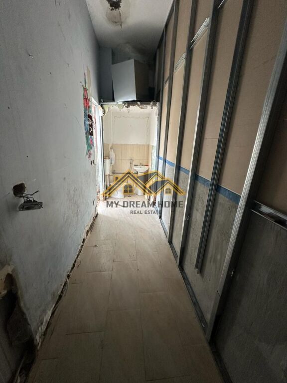 BUSINESS PREMISES FOR SALE AT THE FLOWER GARDEN AT THE ENTRANCE OF DURRES!