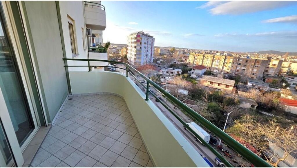 Apartament 2+1 me qera,Vlore