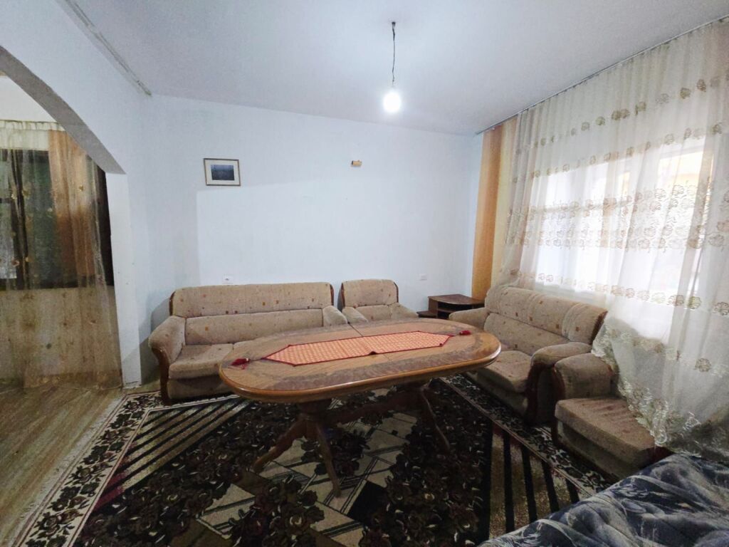 JEPET ME QERA KATI I PARE I NJE VILE PRIVATE NE SHKALLNUR