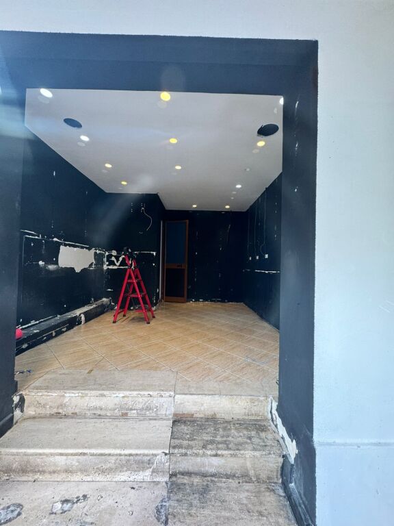 DYQAN ME QERA 20 M2 RRUGA ELBASANIT 60.000 LEKE