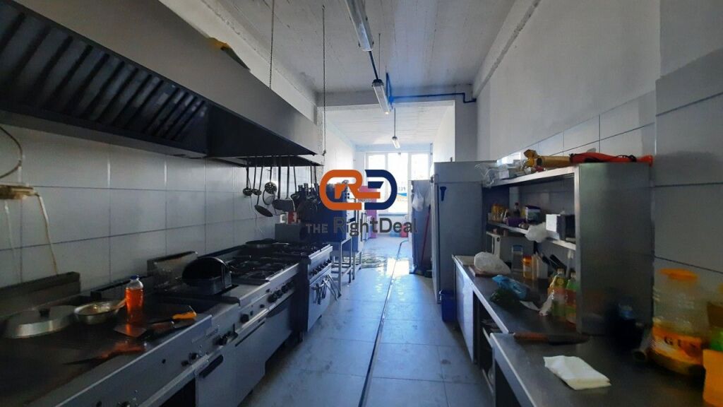 Prane Teg, Jepet Me Qira Vile 2 Kate, Me Siperfaqe 1300 m2 !!