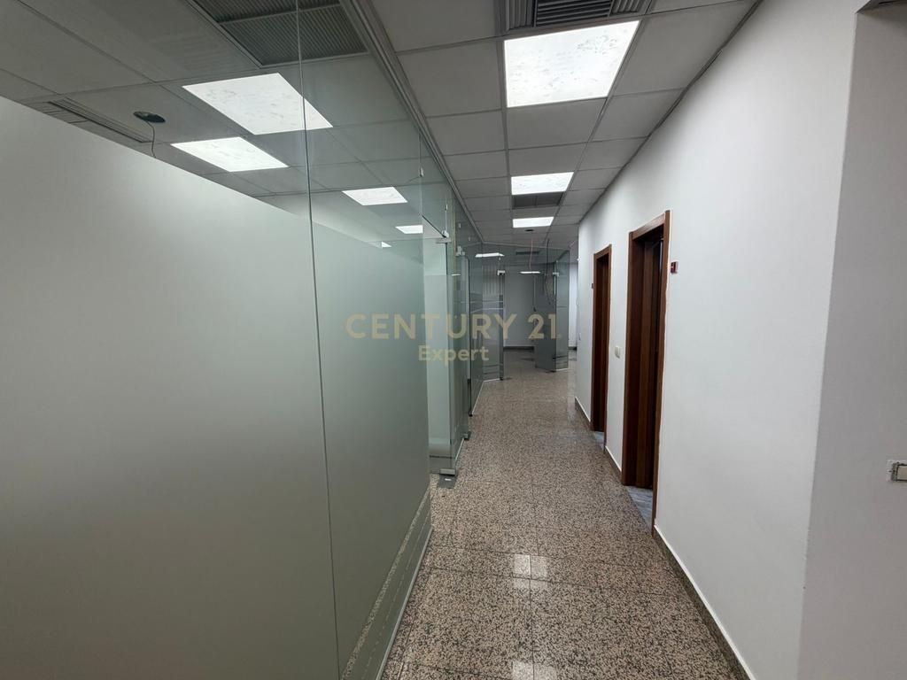 Uffici in affitto vicino a Piazza Wilson!!!