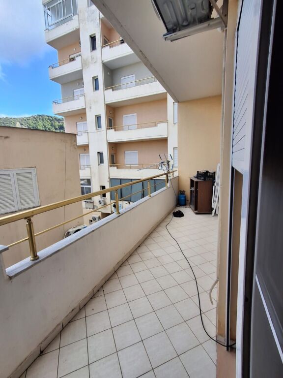 Jepet me qira apartament 2+1 – Lungomare, Vlorë (30 m nga deti
