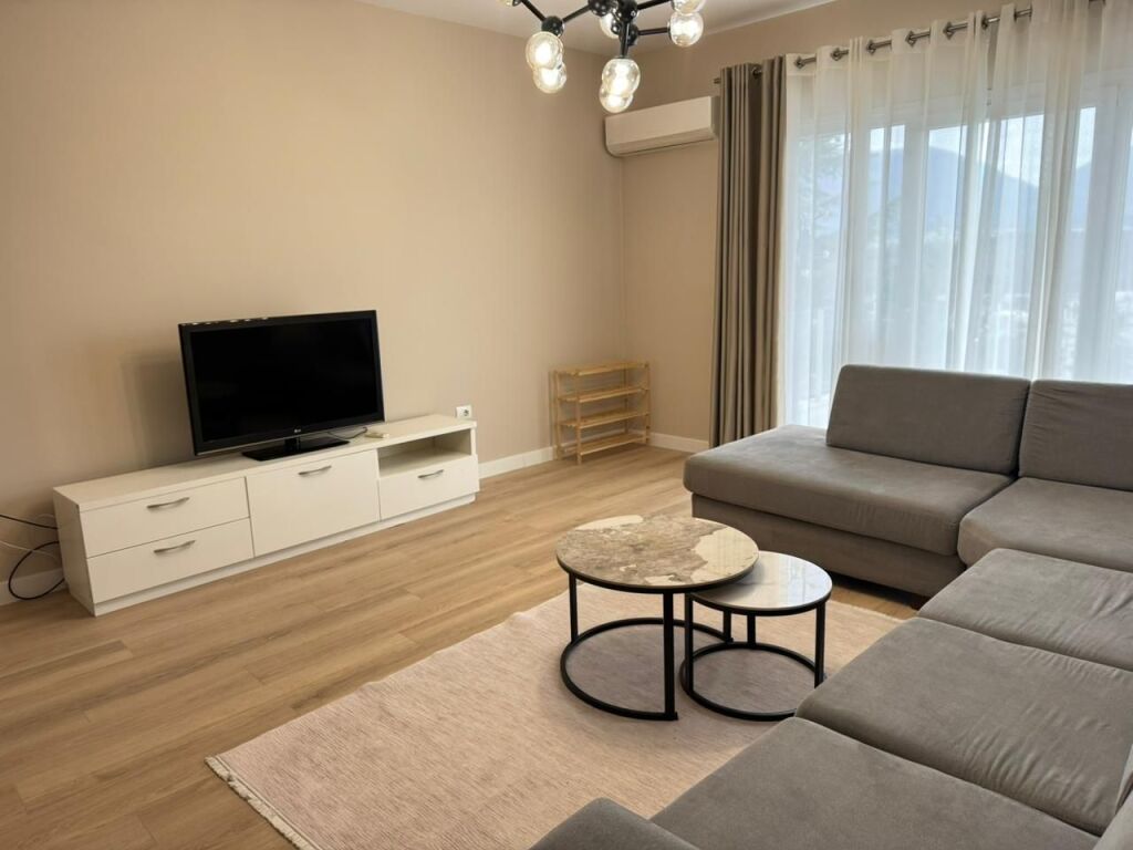 Apartament 2+1 per qira tek Kopeshti Botanik.