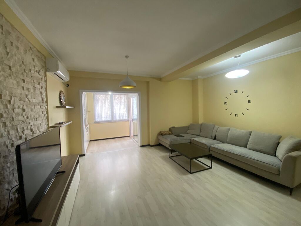 Super apartment 2+1+2, Hotel Queen, Paris Commune