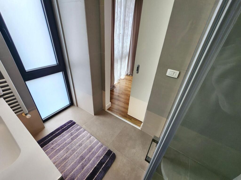 Hera e Pare Me Qera: Apartament Luksoz 2+1+2wc | 110 m² 📍Rr. e Elbasanit - PARK GATE, Ambasada Amerikane || Pallati me i Kerkuar (1,500€/muaj)
