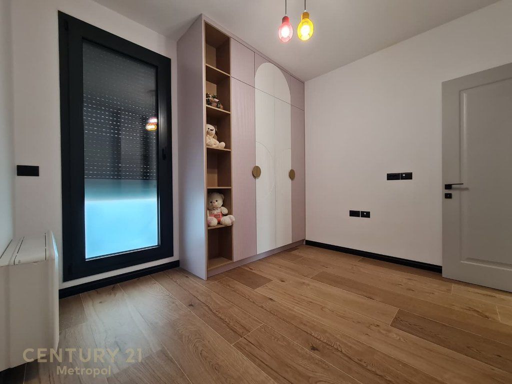 Appartamento 3+1+2 in affitto con veranda, vicino al Centro Commerciale TEG! 2.000 € /Mese