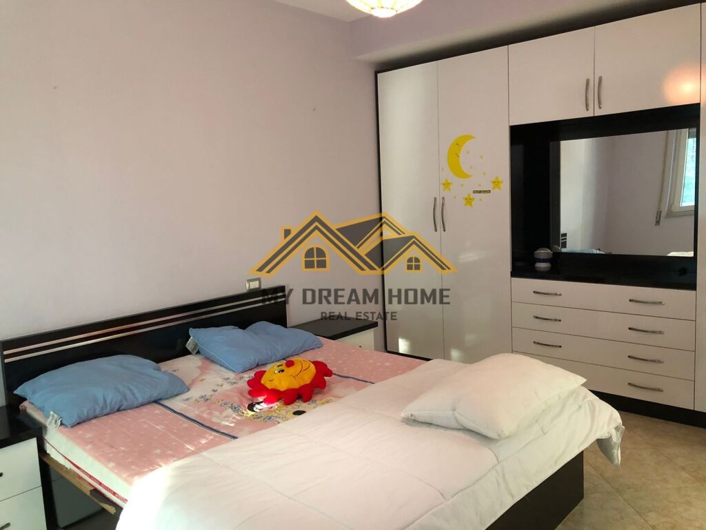 JEPET APARTAMENT ME QIRA NE CURRILA PAMJE BALLORE DETI !