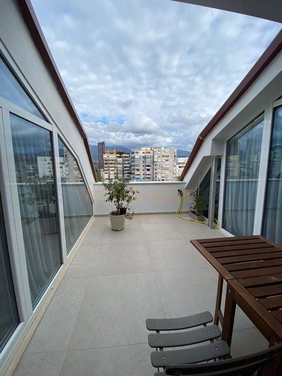 Shitje, Penhouse 1+1, ish Blloku