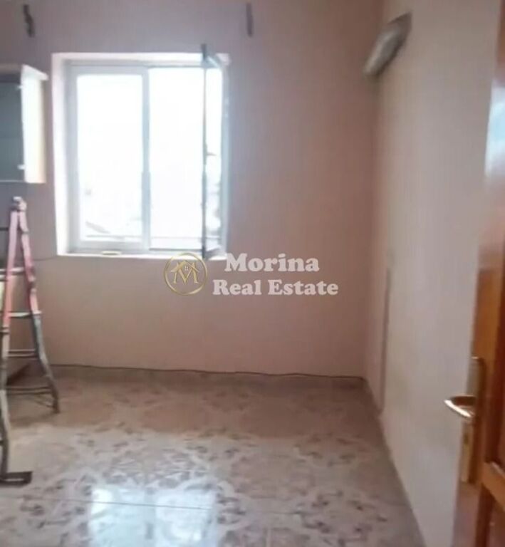 Qera | Shtëpi private 1 + 1 | Oxhaku | 300 €/muaj