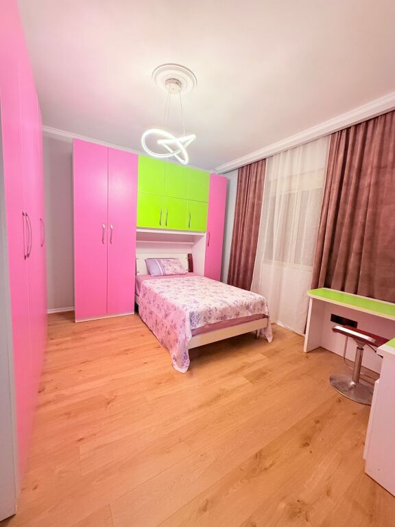 VENDESI APPARTAMENTO 3+1+2 MERCATO INDUSTRIALE,DURRËS