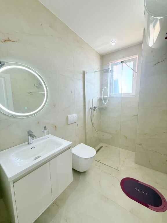 VENDESI APPARTAMENTO 3+1+2 MERCATO INDUSTRIALE,DURRËS