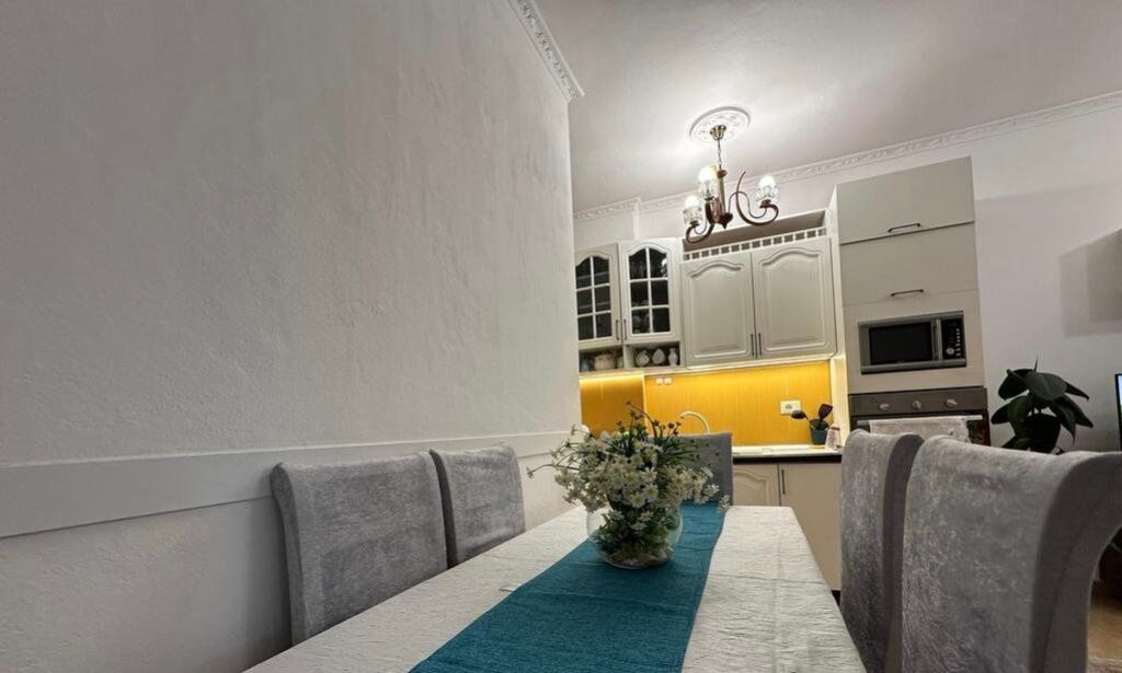 Shitet apartament 1+1, prane Bar-Oslo ne Astir!
