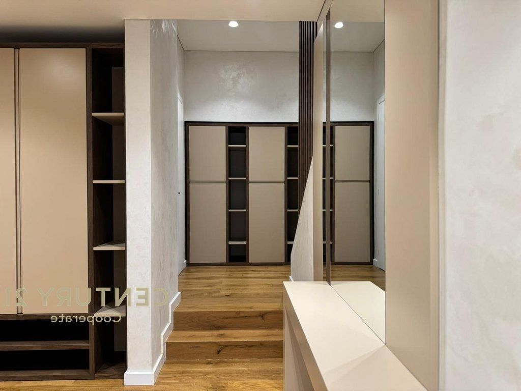 VILE ME QIRA NE LONG HILL RESIDENCE