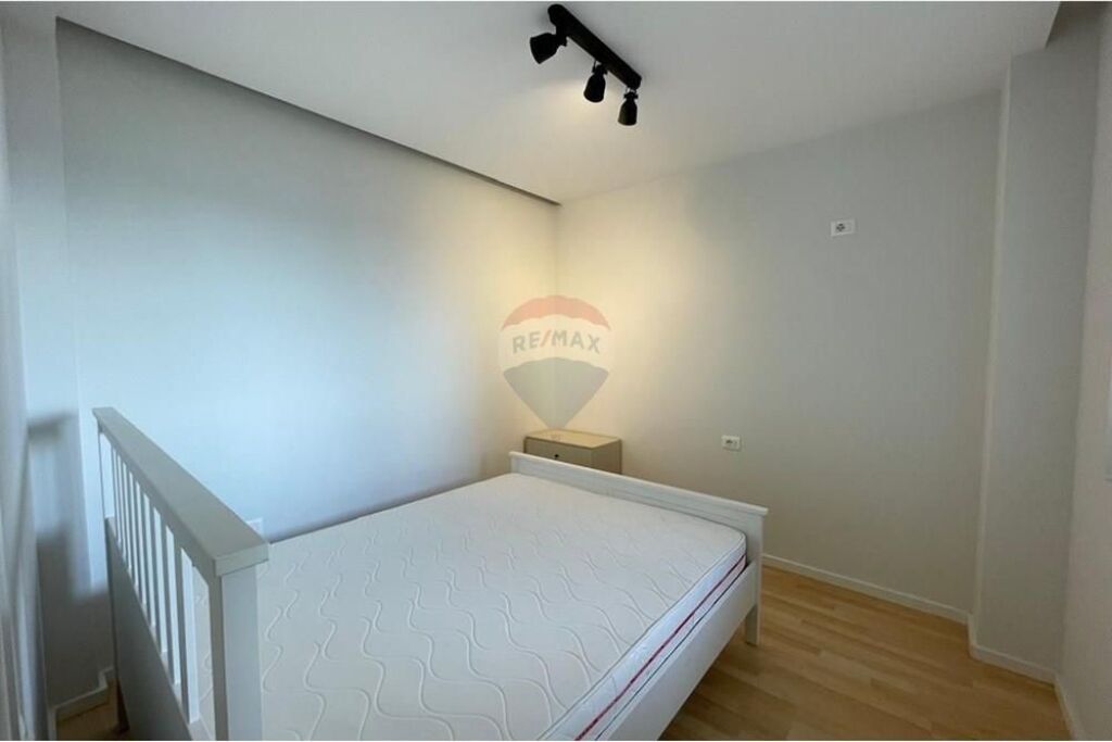 🌊🏡 APARTAMENT 2+1 PËR SHITJE – LUNGOMARE, VLORË