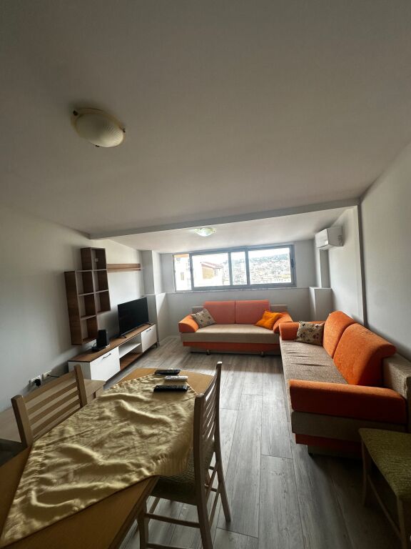 Shitet Apartament 1+1 në Lungomare, Vlorë 🌊