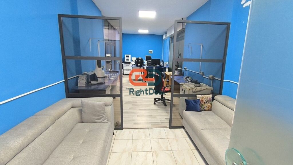 In Lapraka, Business Unit Ideal for Investment for Sale !!