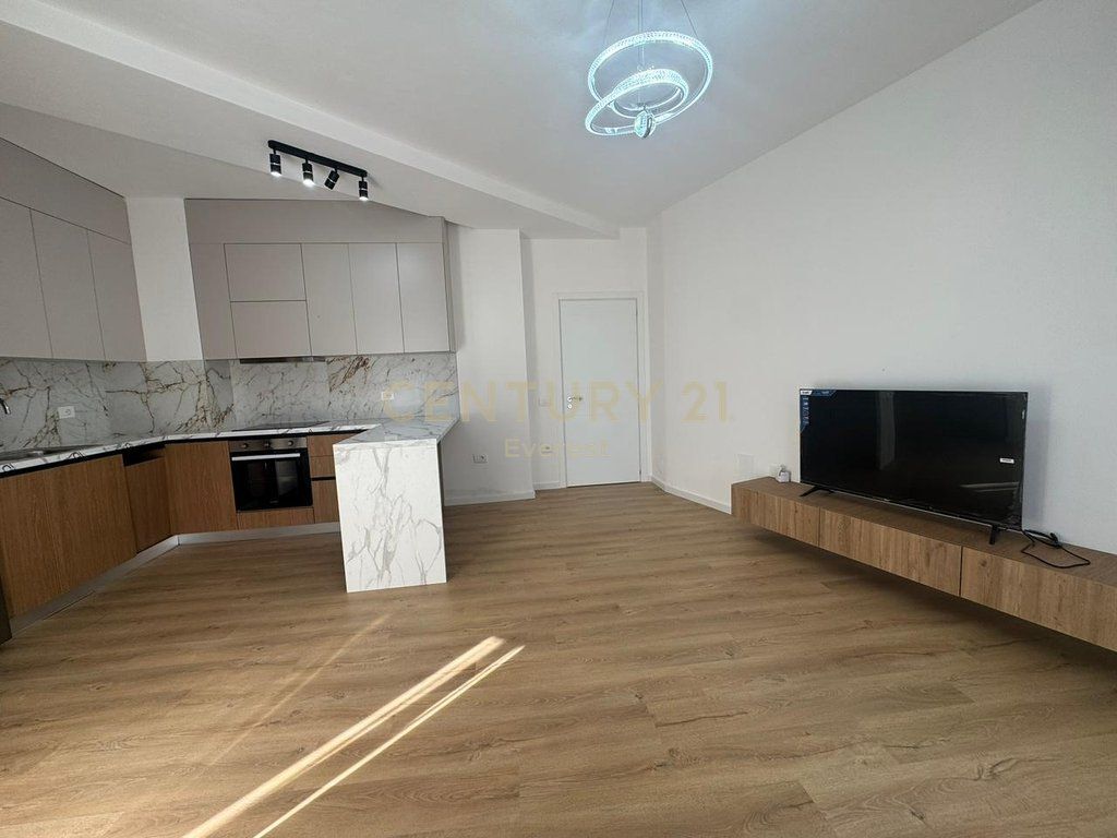 ASTIR, APARTAMENT 2+1 PER QIRA