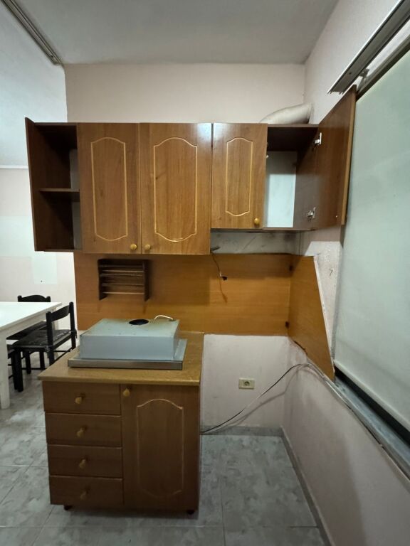 ZYRE ME QIRA RR. DIBRES 98 M2 500 EURO