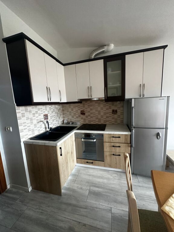 Shitet Apartament 1+1 në Lungomare, Vlorë 🌊