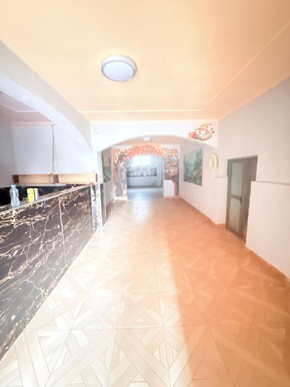 SHITET AMBIENT BIZNESI PRANE TREGUT,DURRES