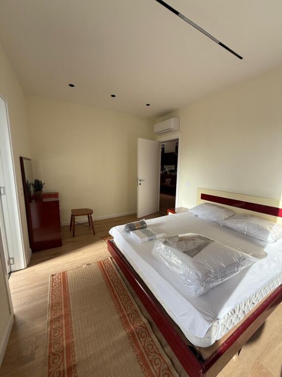 Apartament 2+1+2+verande , Siri Kodra