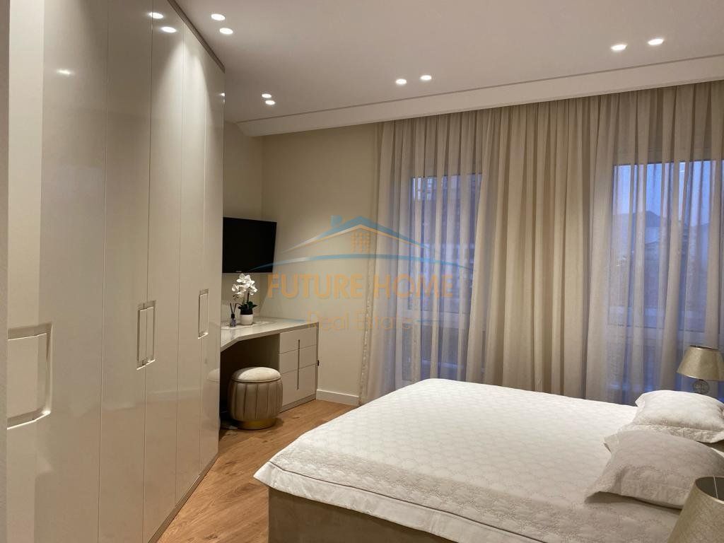 Shitet Apartament Luxury 3+1+2, Fusha e Aviacionit ,Tirane