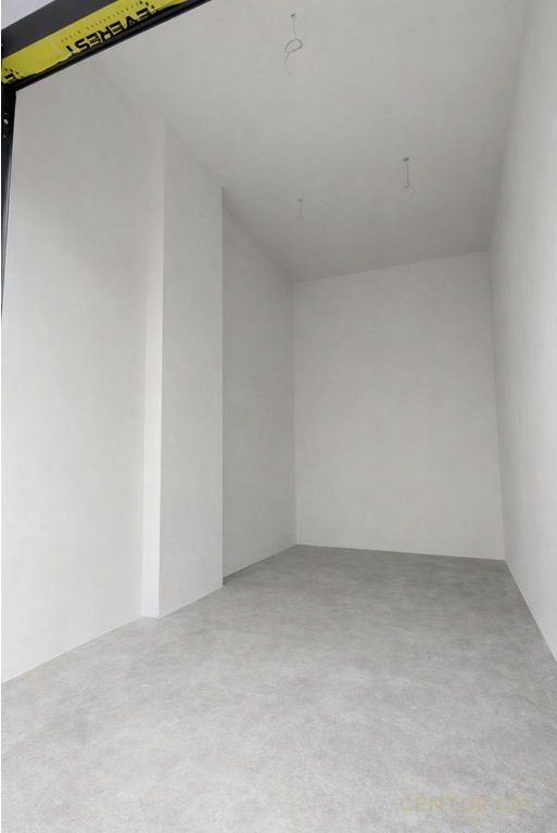 Jepet Hapesire Komerciale 25 m2 Me Qira, Rruga Egnatia Laprake