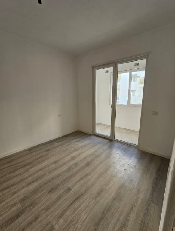 🏠 VENDESI APPARTAMENTO 1+1 📍 Complesso E-88 – Via Dritan Hoxha