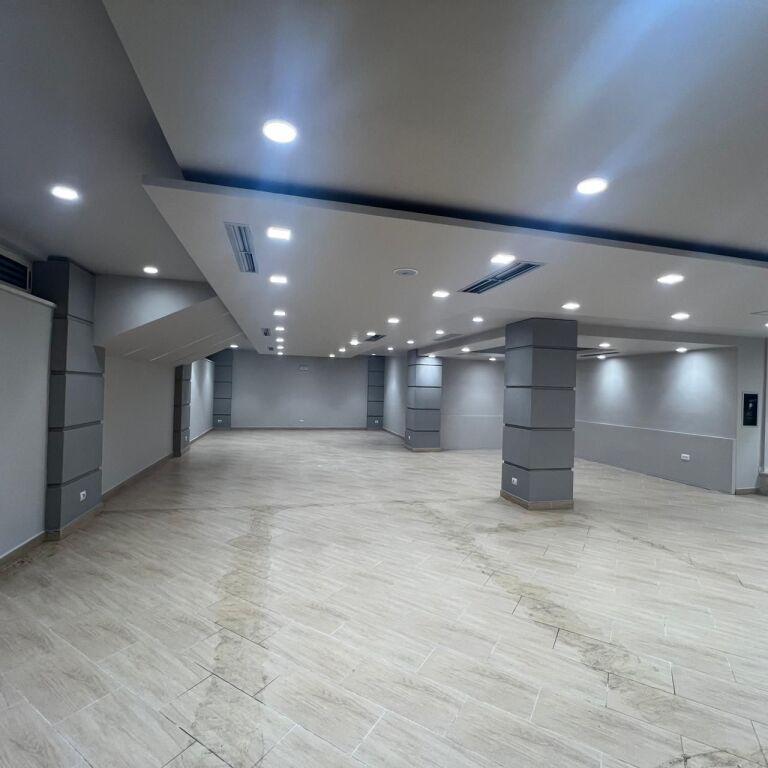 LOCALE COMMERCIALE IN VENDITA VICINO ALLA SCUOLA MIGJENI, DURRES