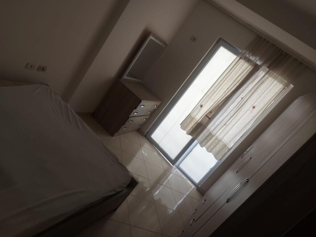 Jepet me qira apartament 1+1 në Astir!