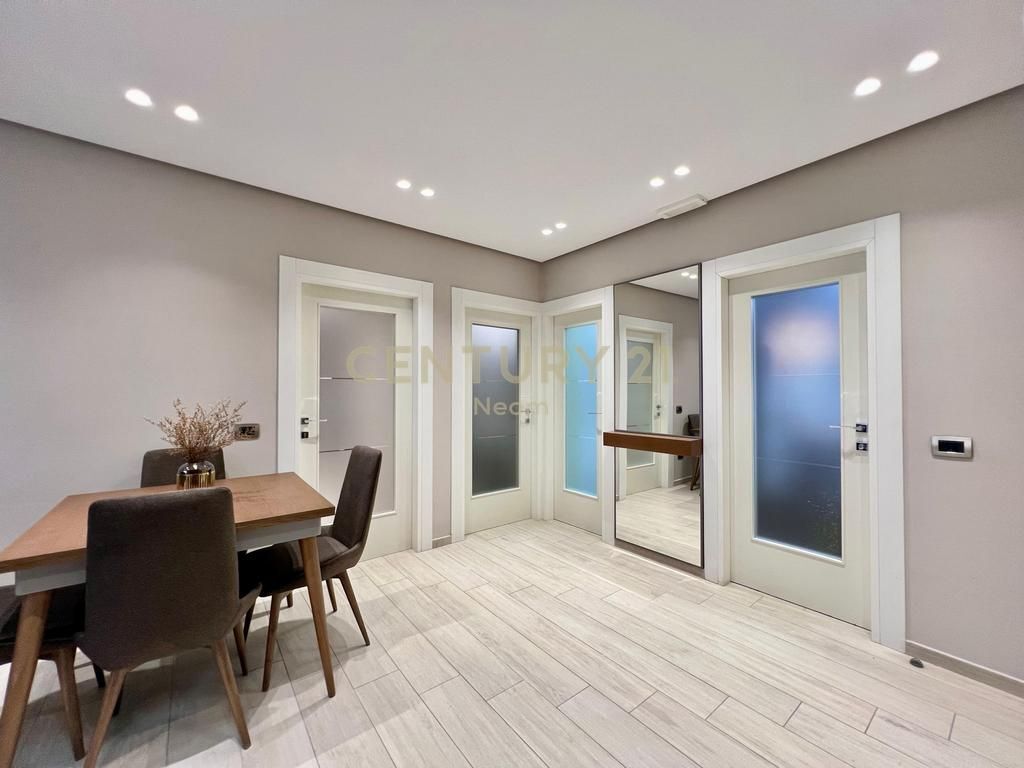 Apartament 2+1 me qira ne Qender