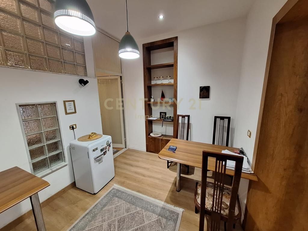Appartamento 1+1 in Affitto in Piazza Willson, Nuova Tirana - 650€