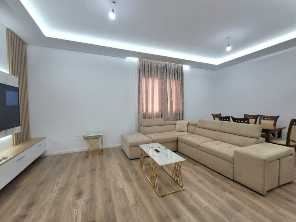 Tirane, jepet me qera apartament Kati 1, 100 m² 550 € (Rruga e Vilave)
