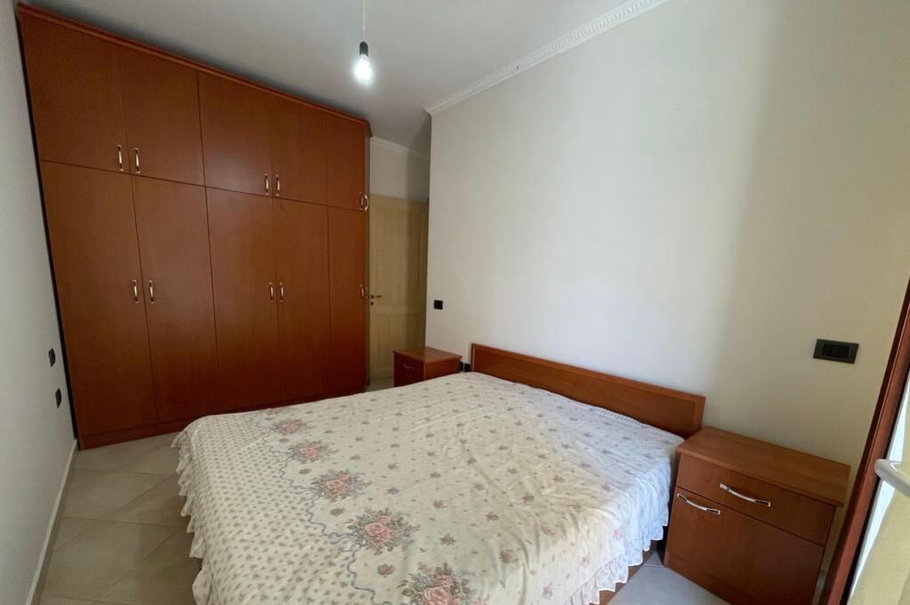 Apartament 2+1 per shitje te Ali Demi