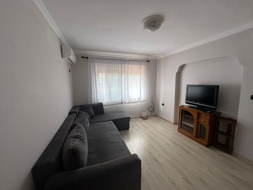 Apartament me qera - Myslym Shyri