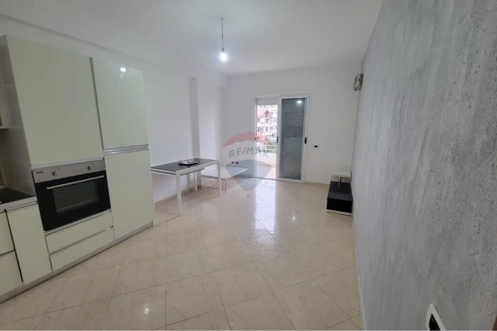 Apartament 2+1+2 per shitje Durres Plazh