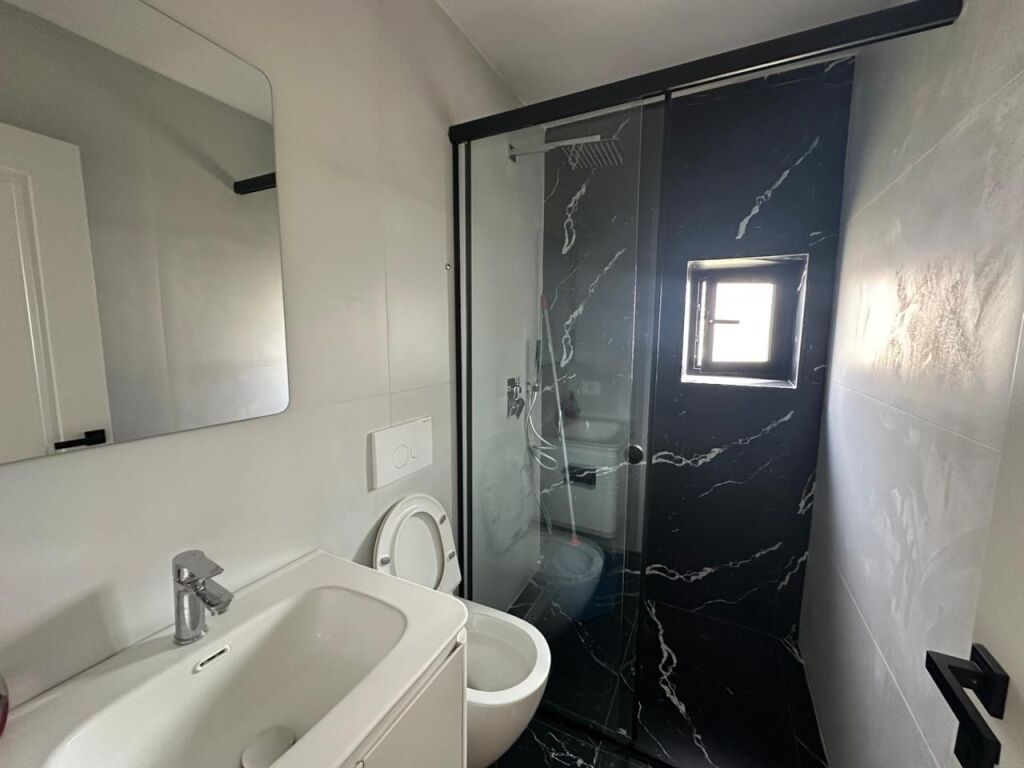 Apartament 1+1 per shitje tek 21-Dhjetori.